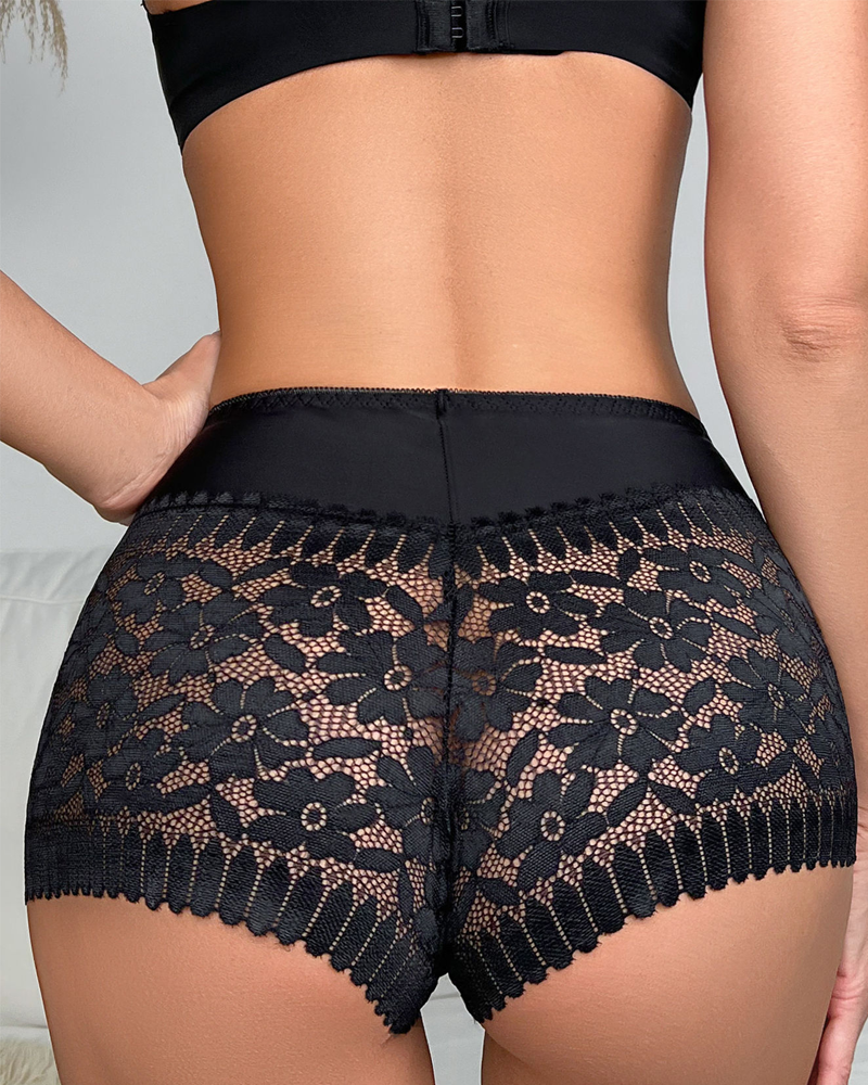Sexy Hollow-Out Lace Mid-Rise Breathable Boyshorts