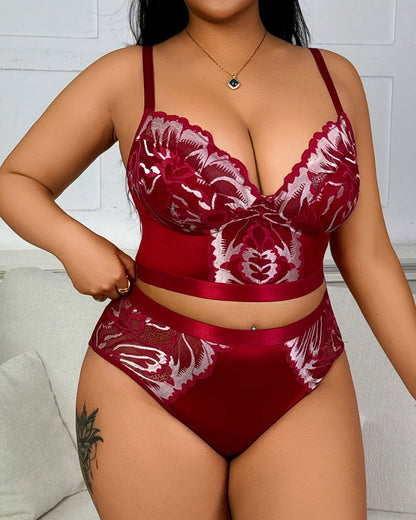 Plus Size Sexy Deep V Floral Embroidered Lingerie Set