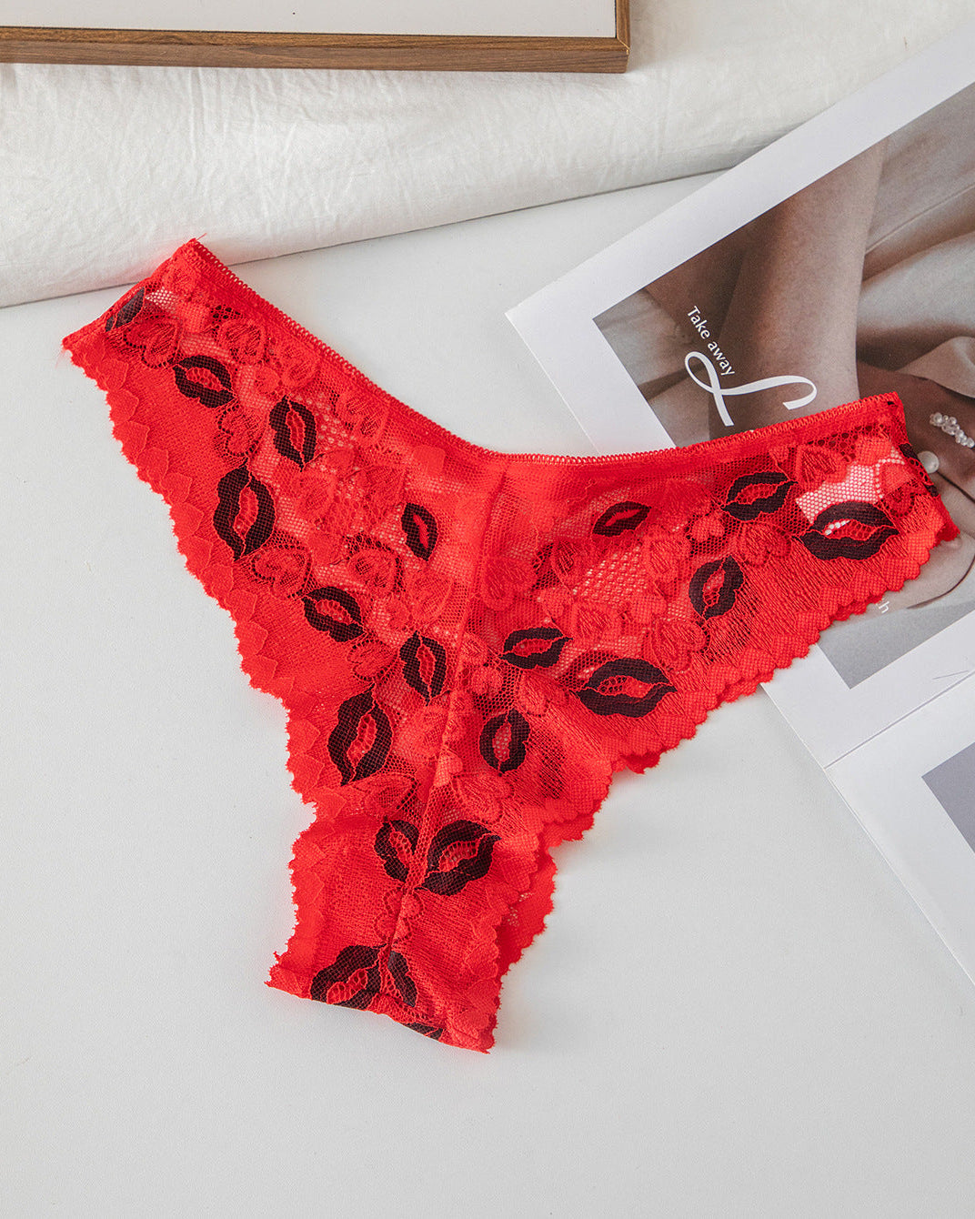 3-Pack Floral Lace Semi-Sheer Low-Rise Briefs Panties with Lip Print