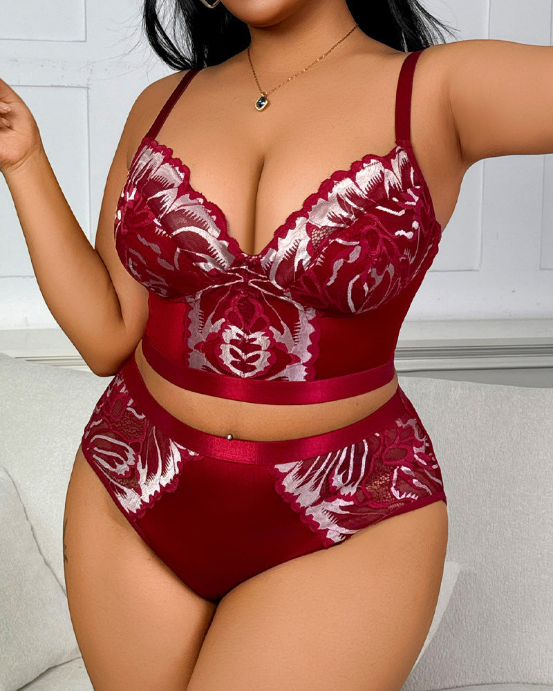 Plus Size Sexy Deep V Floral Embroidered Lingerie Set